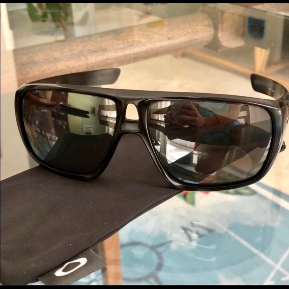 Discontinued rare Oakley Dispatch 1.0 matte black